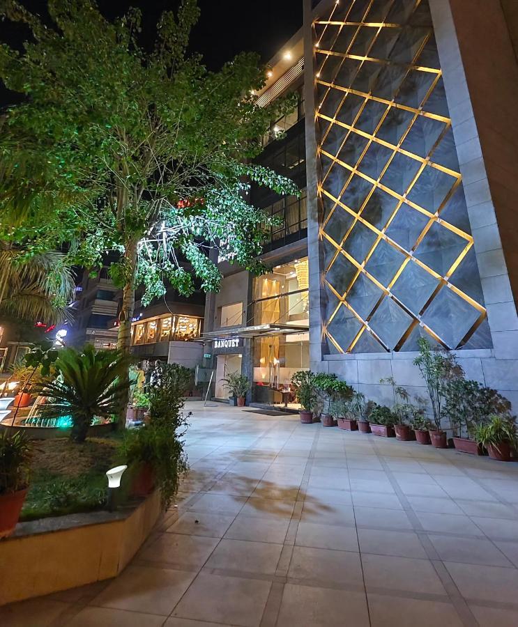 Tgv Hotel Ahmedabad Exterior photo